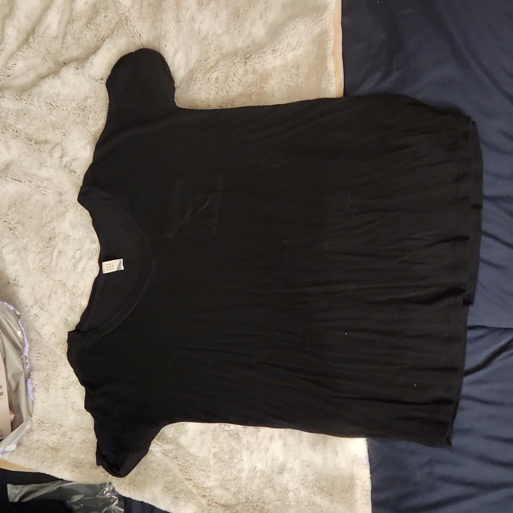 Black tee